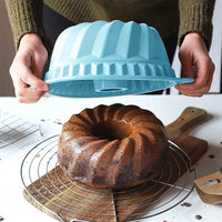 LMETJMA 9.5 Inch Silicone Fluted Pans Non-stickFluted Cake Pan with Sturdy Handle Kitchen Bundt Cake Baking Molds JT366