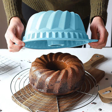 LMETJMA 9.5 Inch Silicone Fluted Pans Non-stickFluted Cake Pan with Sturdy Handle Kitchen Bundt Cake Baking Molds JT366